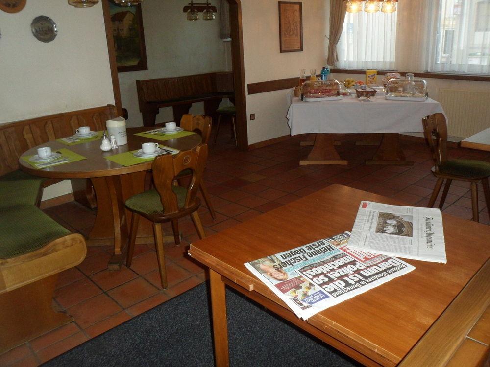 Hotel zum Brunnen Steinbach im Taunus Exterior foto